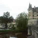 Le Clos Des Cedres Oda ve Kahvaltı 3*