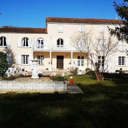Le Clos Des Cedres Oda ve Kahvaltı