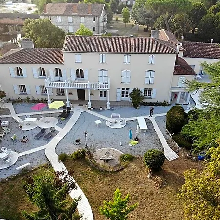 Le Clos Des Cedres Bed & Breakfast La Rochefoucauld