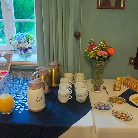 Le Clos Des Cedres Bed & Breakfast 3*