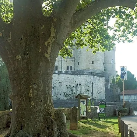 Bed & Breakfast Le Clos Des Cedres 3*