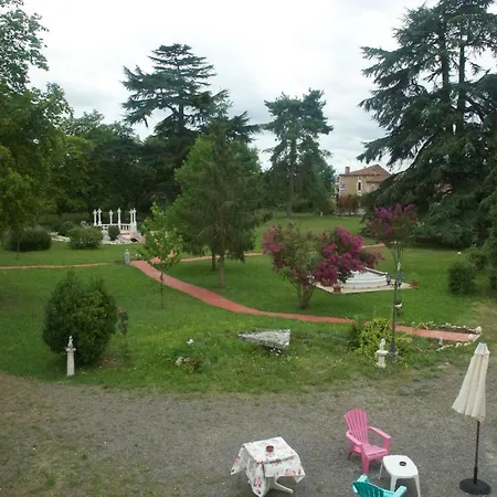 Bed & Breakfast Le Clos Des Cedres