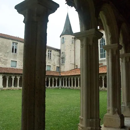 Le Clos Des Cedres Panzió La Rochefoucauld