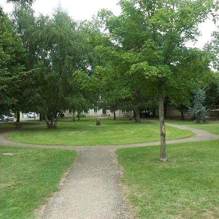 Le Clos Des Cedres La Rochefoucauld