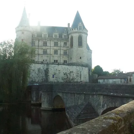 Le Clos Des Cedres 3* La Rochefoucauld