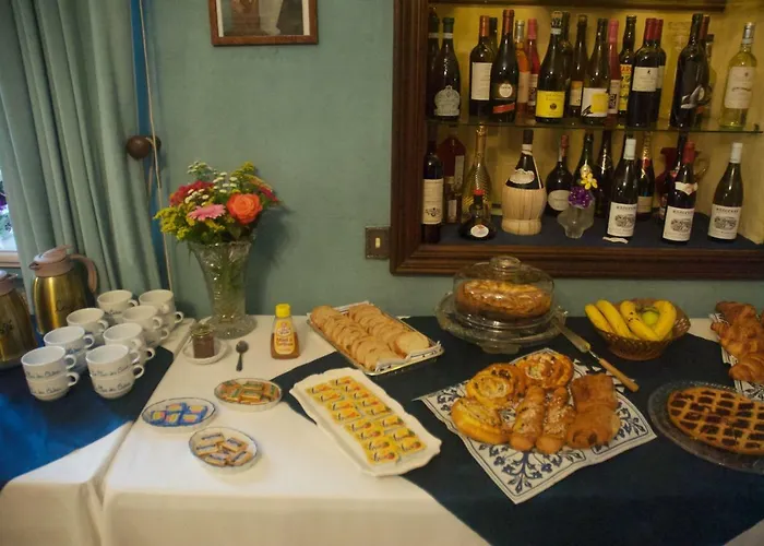 Le Clos Des Cedres Bed & Breakfast