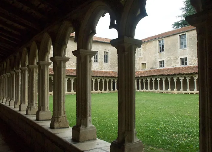 Le Clos Des Cèdres 3* La Rochefoucauld