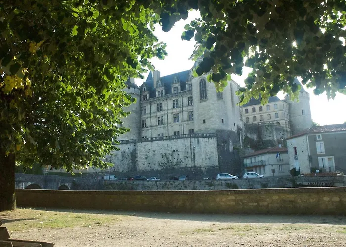 Le Clos Des Cedres La Rochefoucauld